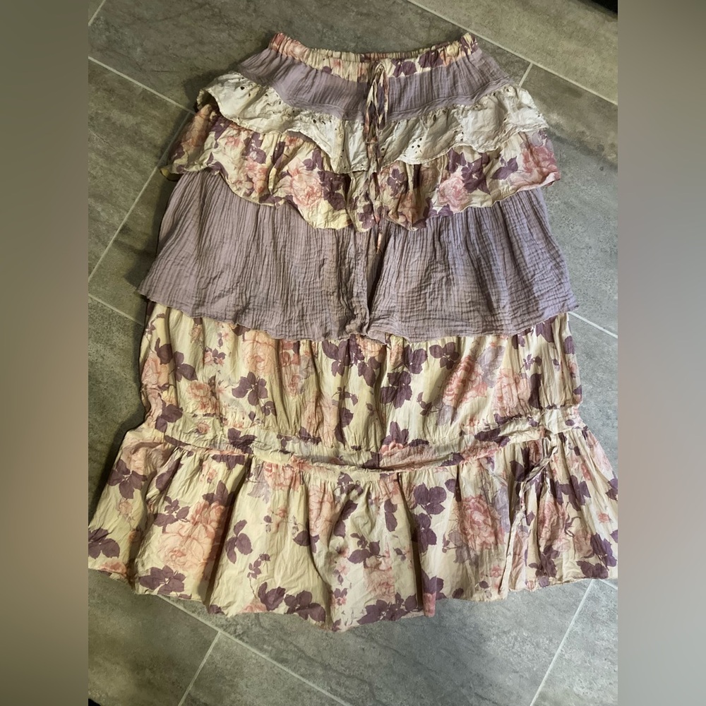 Hand Crafted Mauve & Cream Floral Tiered Maxi Skirt - Picture 5 of 7
